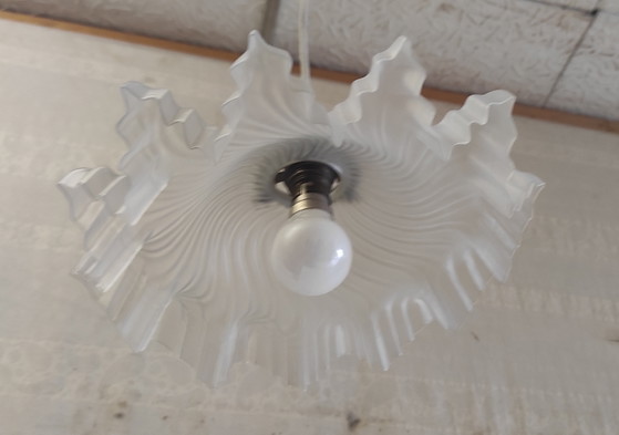 Image 1 of Lampenkap van geplooid glas - midden 20e eeuw