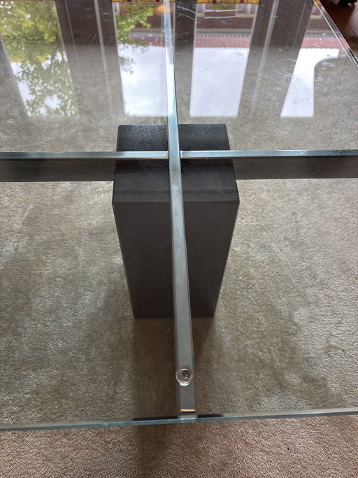 Design de table basse rétro en verre