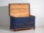 Antike marineblaue Truhe mit Blumendetails (ca. 1920) #94 – Aufbewahrungsschrank (photo 25 of 40)