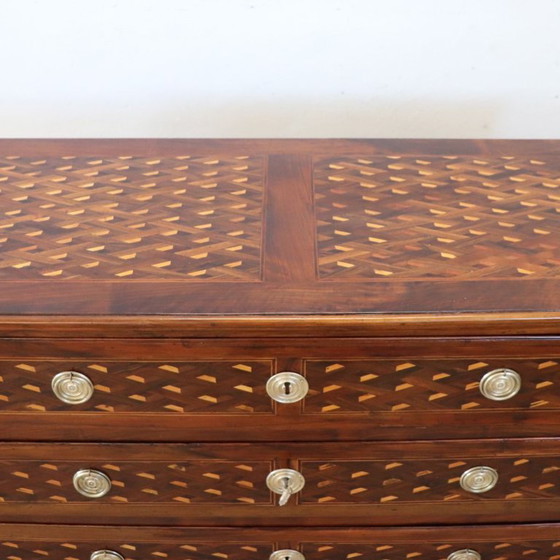 Elegante Antike Kommoden Aus Nussbaumholz Intarsien, Restauriert, Italien 18. Jahrhundert – Wood (photo 15 of 17)