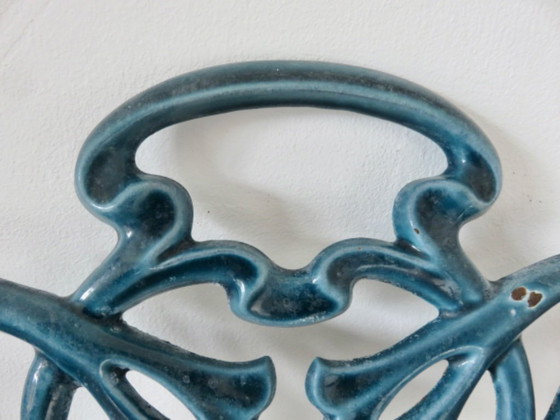 Image 1 of Handdoekrek in art nouveau-stijl van Hector Guimard, geëmailleerd gietijzer, Frankrijk, 1920.