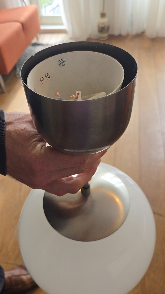 Image 1 of Lampada a sospensione con sfera in vetro bianco in stile Space Age (3 disponibili)