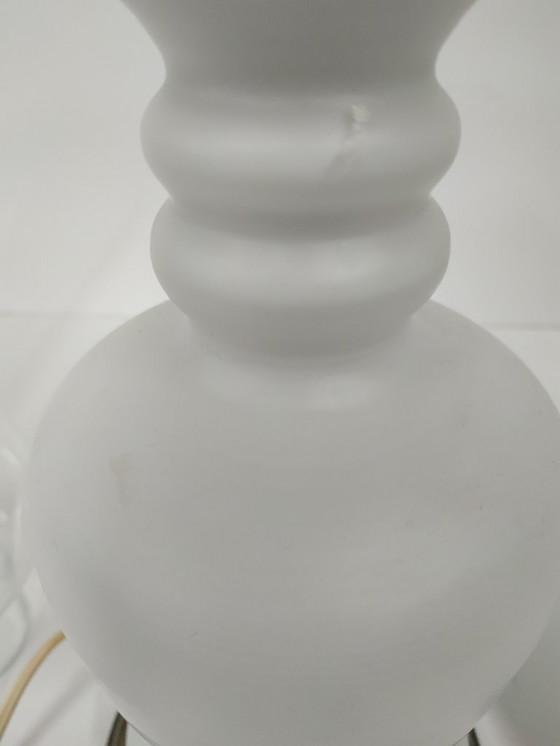 Image 1 of Lampe à huile ancienne vintage en verre opale (convertie).