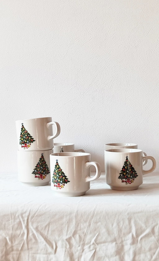 Set of 6 Vintage Christmas mugs