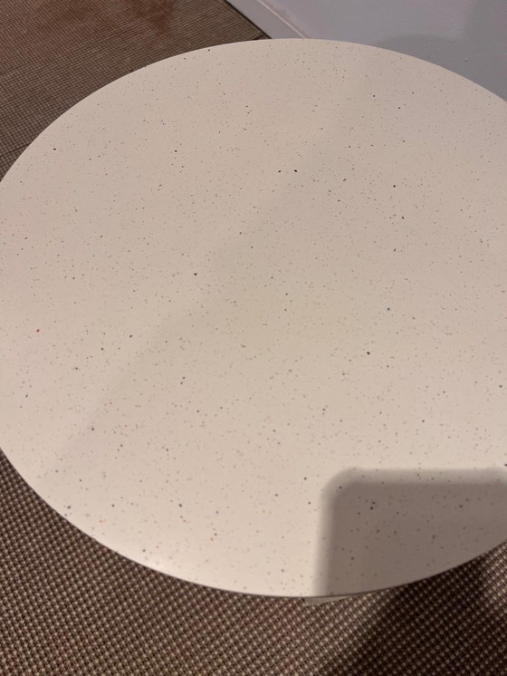 Image 1 of Table d'appoint Muuto Half