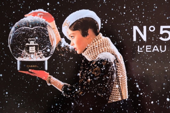 Campaña navideña de Chanel 2019 | Cartel – Pósters, Paper (photo 4 of 6)