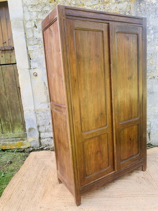 Armoire vintage