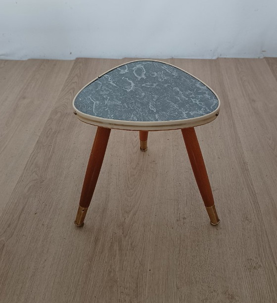 Besonderer Fünfziger Jahre Beistelltisch – Beistelltische, Kunststoff, Holz (photo 7 of 9)