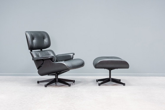 Image 1 of Poltrona Eames + pouf