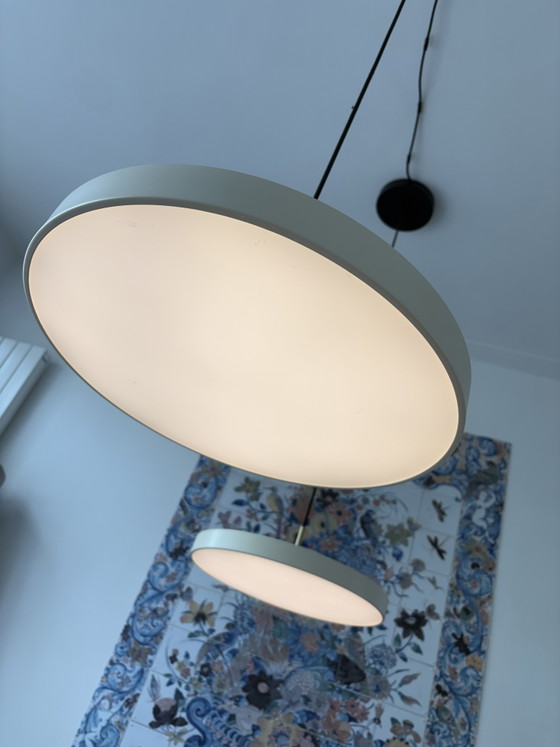 Image 1 of Suspension Umage Asteria Plus, lot de 2 LED moyennes Ø43, laiton/blanc nacré