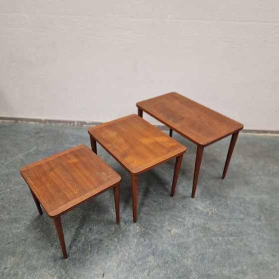 Image 1 of Ensemble de table basse et tables d'appoint vintage danoises Mimiset