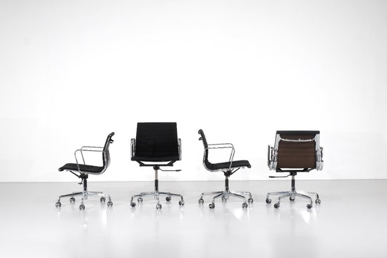 Image 1 of Ensemble de fauteuils « EA 117 » Charles Ray Eames pour ICF USA 1969.