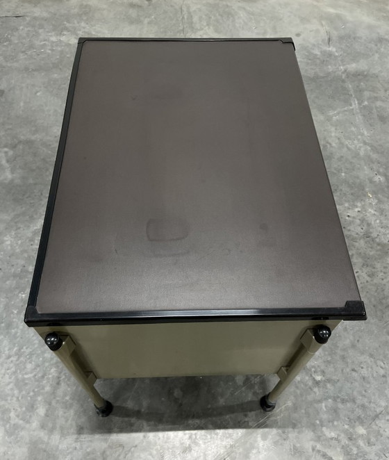 Image 1 of Credenza piccola Olivetti