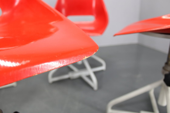 Image 1 of 1960er Jahre Miroslav Navratil Satz von acht Stühlen aus Fiberglas für Vertex, Tschechoslowakei