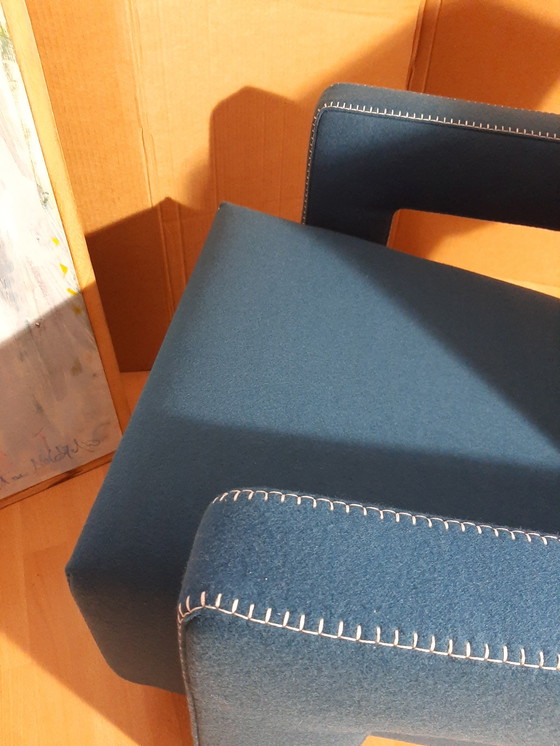 Image 1 of Cassina Utrecht 637, nueva, nunca usada, en tela de lana azul petróleo (serie 13L), costuras de caballo