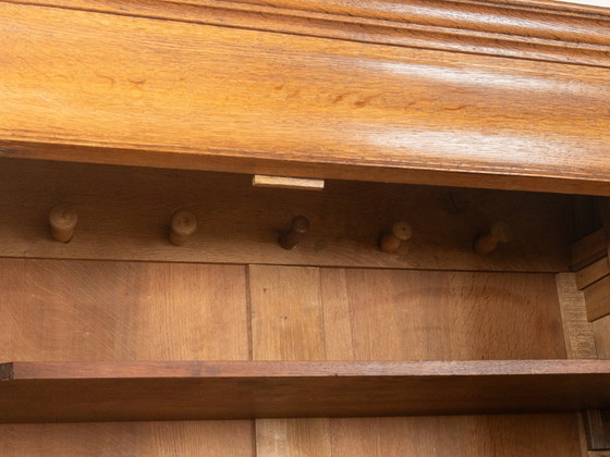 Antique Oak Wardrobe – Wood (photo 8 of 12)