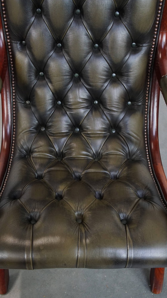 Image 1 of Poltrona Chesterfield inglese in pelle di mucca verde con legno