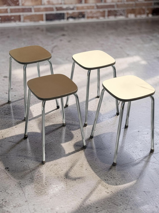 Set van 4 vintage Formica stapelkrukjes – Chroom & tweekleurig, 60s/70s – Metal, Plastic (photo 7 of 8)