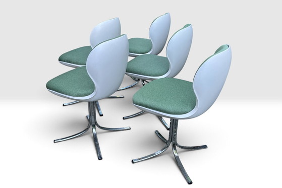 5 Vintage Shell Chairs Stoll Giroflex 7054 – Dining chairs, Plastic, Chrome (photo 4 of 8)