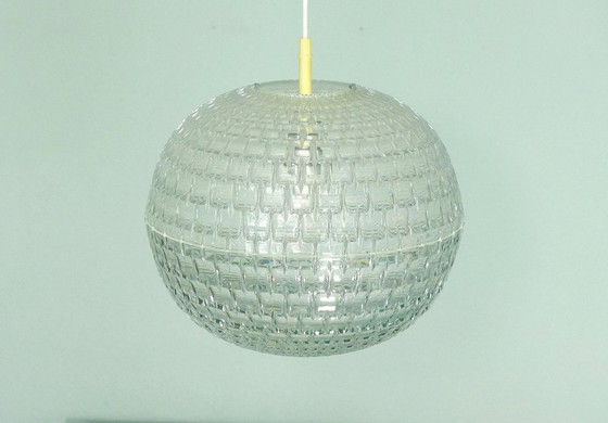 Image 1 of Lampada a sospensione vintage stile space age, ERCO, sfera in acrilico, anni '60, anni '70.