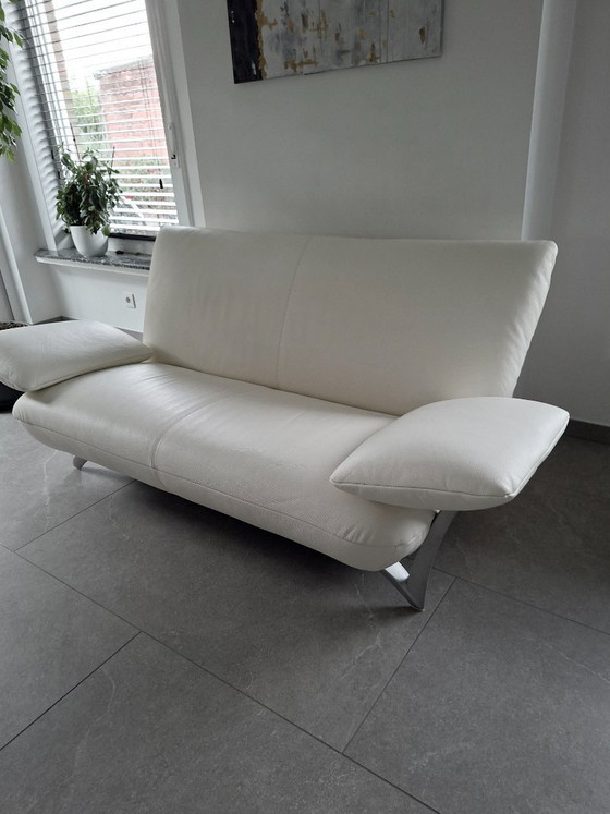 Image 1 of Canapé design 2 places en cuir Rolf Benz, entièrement rénové par des professionnels.