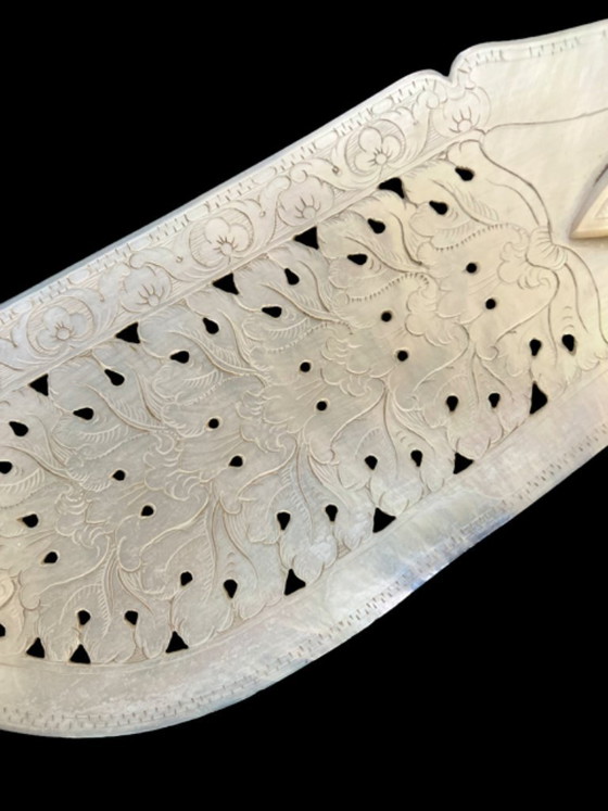 Image 1 of Old mother-of-pearl cutting board and cake/fish knife