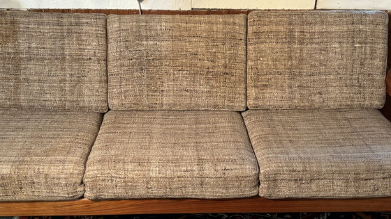 Image 1 of Zwei Deens-Designbanken aus der Mitte des Jahrhunderts 