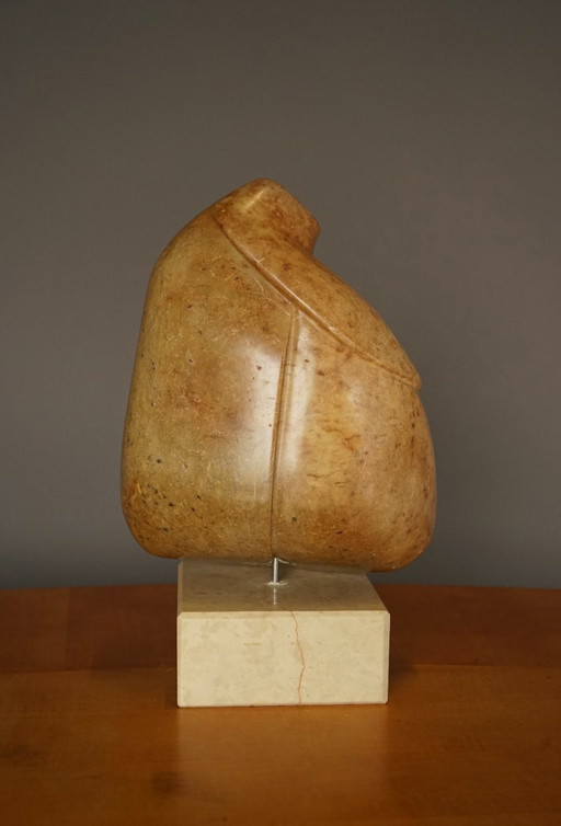 Gesneden stenen figuratieve sculptuur. 1960s