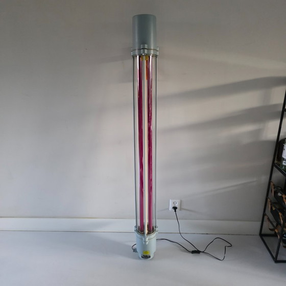 Image 1 of Funky lampada industriale GDR - VEB Leuchtenbau Wittenberg con luce magenta