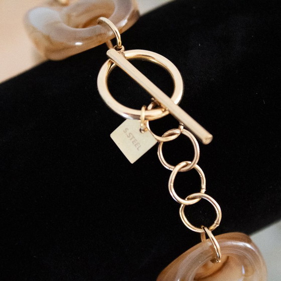 Image 1 of Bracelet Milë Mila Paris : maillons en acier inoxydable doré et perles en acrylique marbré