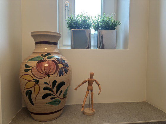 Image 1 of Vase Retro