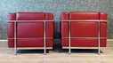2 vintage LC2 Le Corbusier stoelen in rood leer, Italië, jaren 80