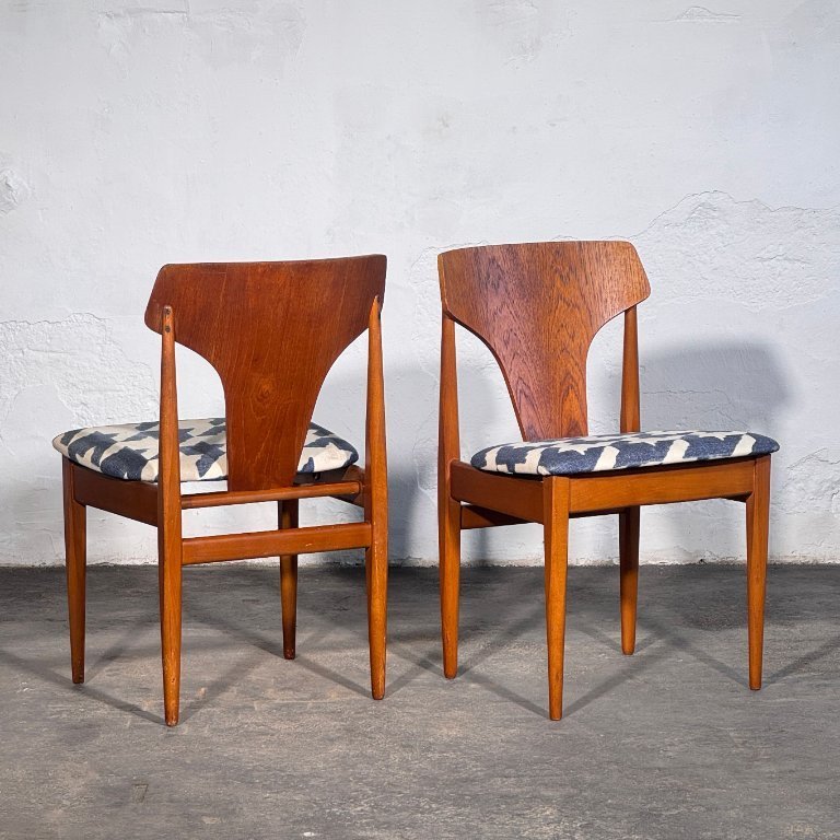 Set of 4 Elliotts of Newbury Teak Dining Chairs, 1960s | €920