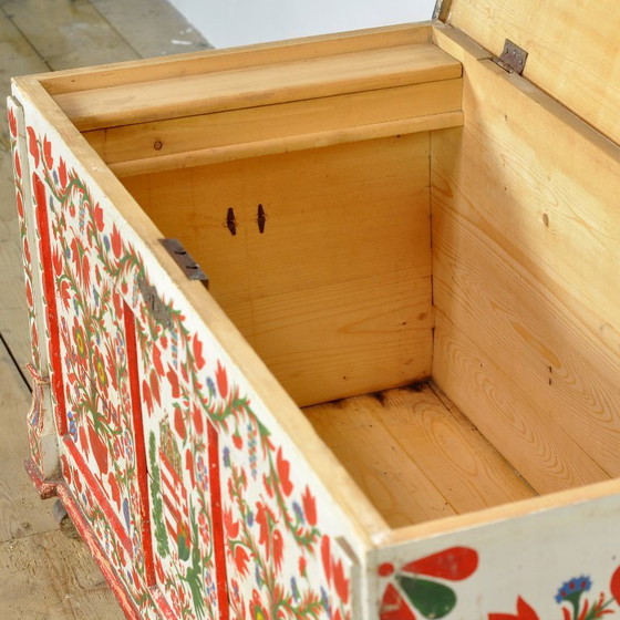 Folk art bridal chest, dated 1943 – Furniture, Iron, Wood (photo 5 of 14)