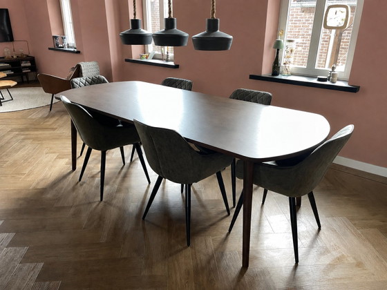Novità | Smaqq Interiors, Oh My! Tavolo da pranzo in legno di rovere 240x100 cm - Marrone scuro (photo 2 of 11)