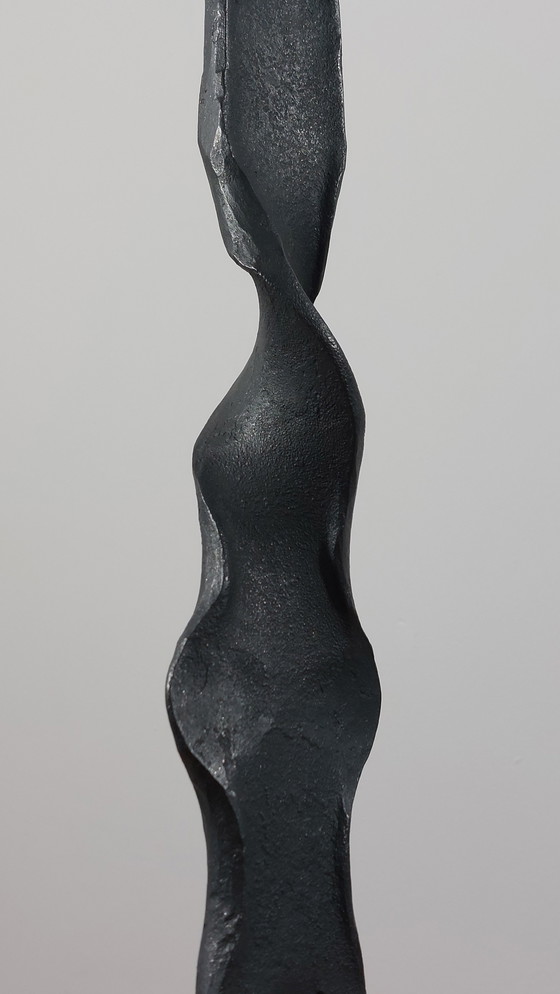 Image 1 of Vintage Mid Century handgesmede brutalistische metalen kandelaar