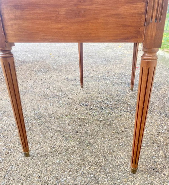 Image 1 of Escritorio plano estilo Luis XVI con 5 cajones