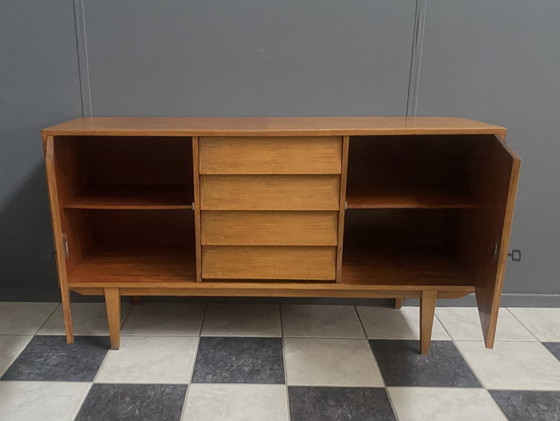 Image 1 of Buffet en bois des années 1960, signé Dehmer, avec 2 portes et 4 tiroirs au centre.