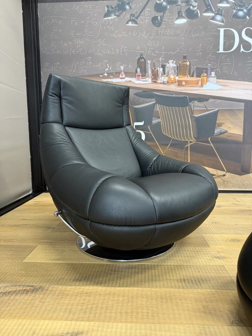 De Sede 166 Armchair with Ottoman Black Leather – fauteuils (photo 2 of 15)