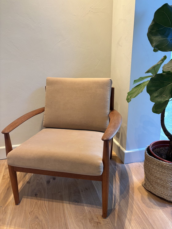 Image 1 of Chair Stoel Scandinavian Design Cappuccino