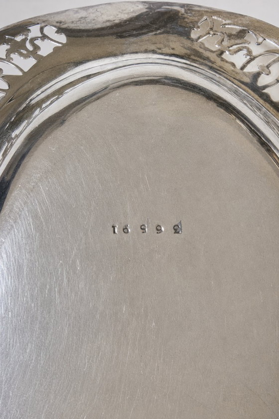 Bandeja ovalada antigua de plata calada de Wm Hutton & Sons Sheffield, Canadá – Wm Hutton & Sons Ltd (photo 4 of 7)