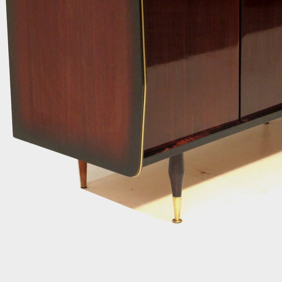 Image 1 of Armario antiguo de teca de 5 puertas con espejo, de la década de 1960.