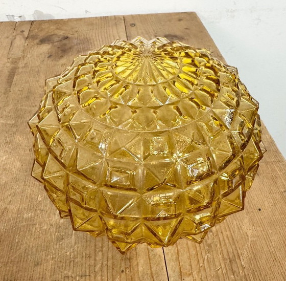 Image 1 of Applique vintage in porcellana bianca, anni '70