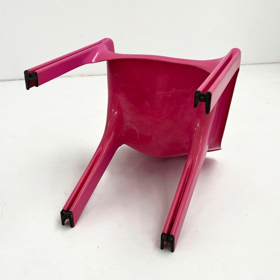 Fauteuil Rose Gaudi par Vico Magistretti pour Artemide, 1984 – Plastic (photo 9 of 10)