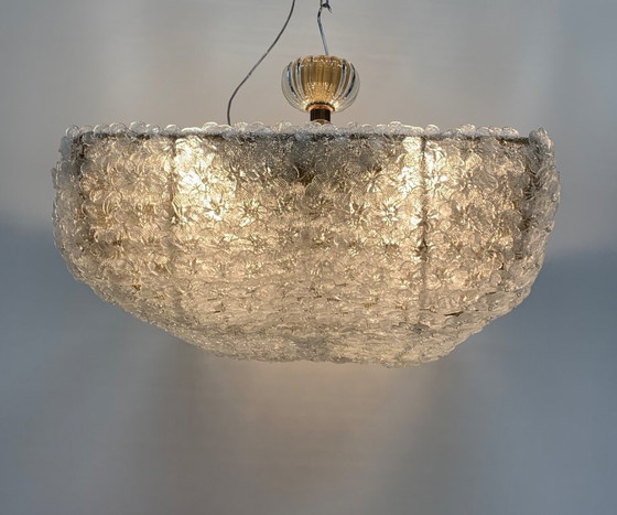 Image 1 of Lámpara de araña realizada por Enrico Neri & c.snc con flores de Murano, fabricada en Italia.