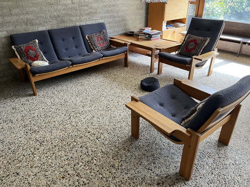 Ensemble de 2 fauteuils, canapé trois places et table basse par Ekström by Pastoe