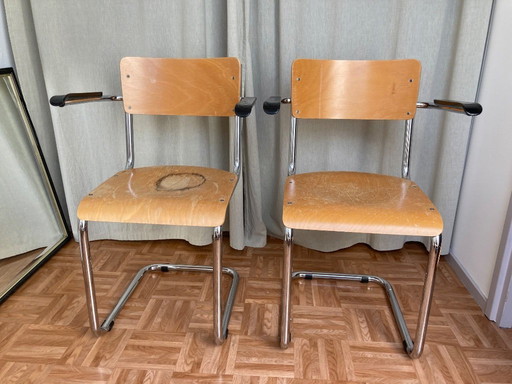 Sedie Gispen con struttura in tubo