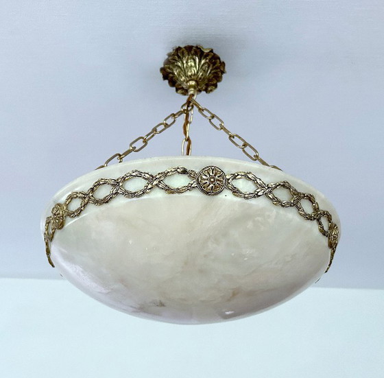 Image 1 of Lampada a sospensione in alabastro e bronzo in stile Art Déco francese