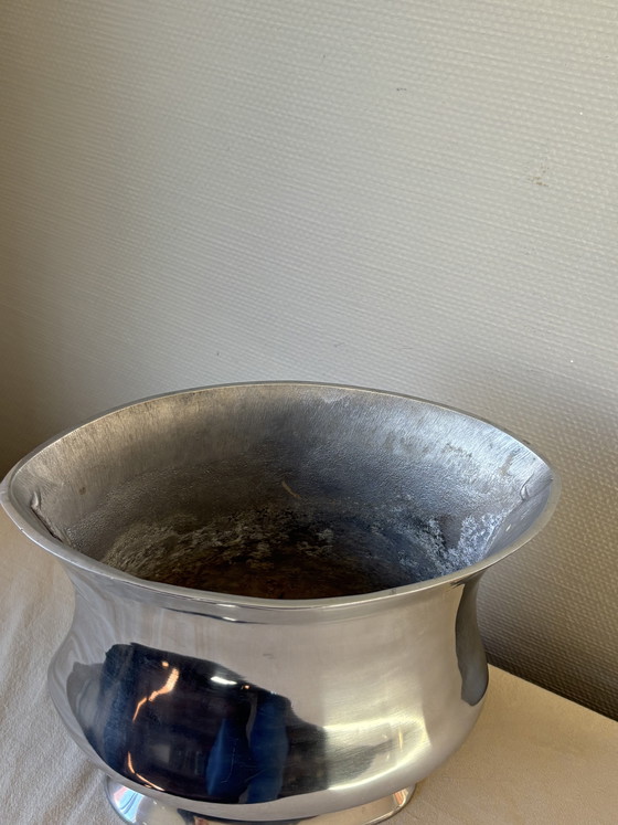 Image 1 of Vase ovale postmoderne vintage en métal argenté