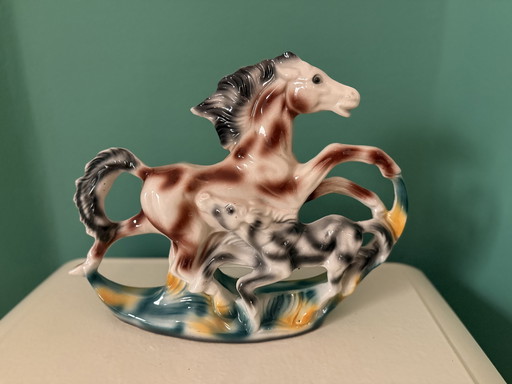 Italiaans porselein paard met veulen